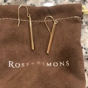 14kt Yellow Gold Linear Drop Earrings